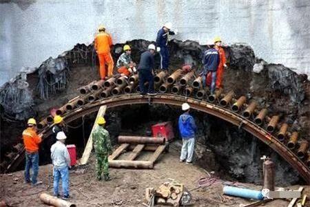 呼伦贝尔隧道钢花管支护案例